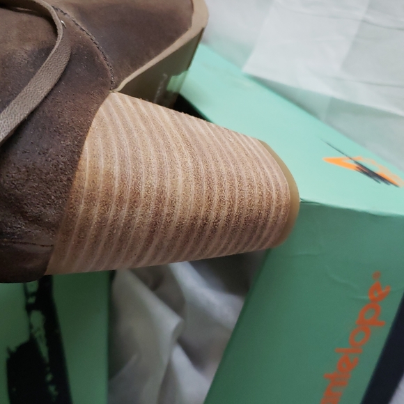 Antelope BANGLES New Suede Leather Stud Fringe Back Zip Ankle Boots Women 9.5-10 - Picture 13 of 17